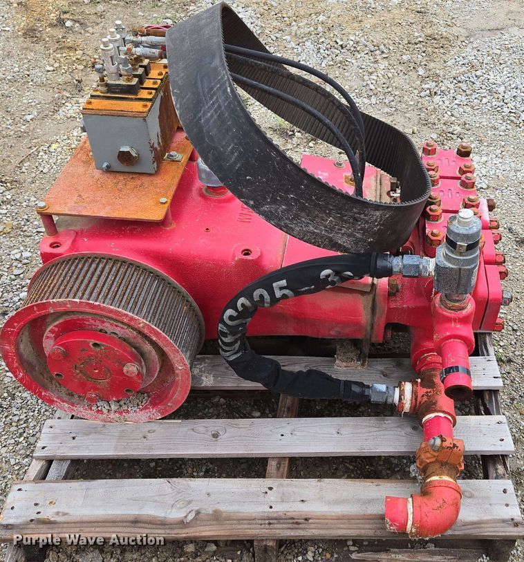 image for item EN3683 Oilfield acidizing pump equipment