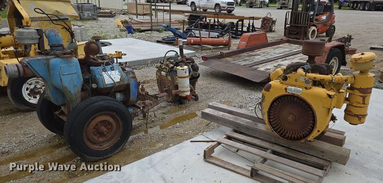 image for item EN3689 (2) pumps