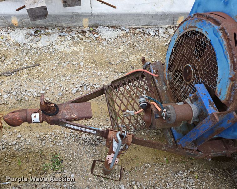 image for item EN3689 (2) pumps