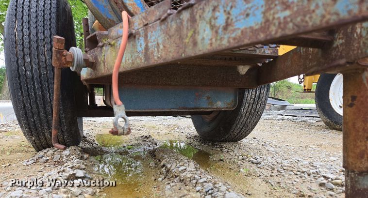 image for item EN3689 (2) pumps