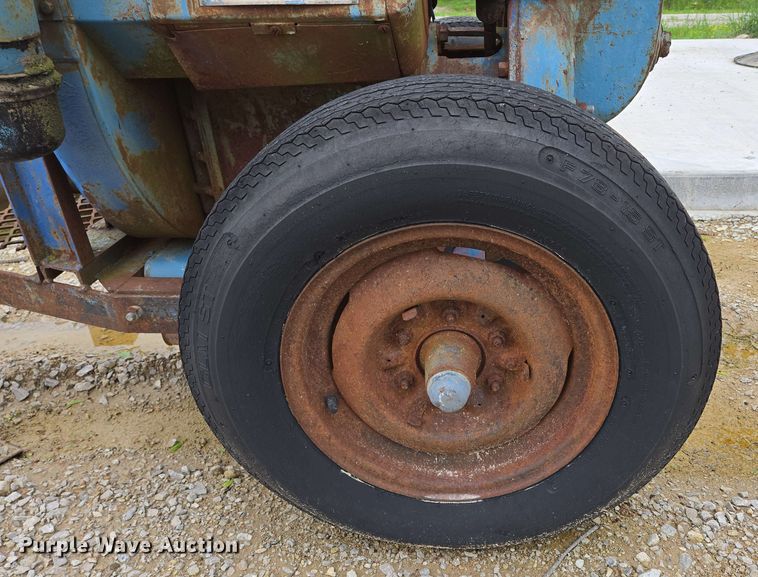 image for item EN3689 (2) pumps