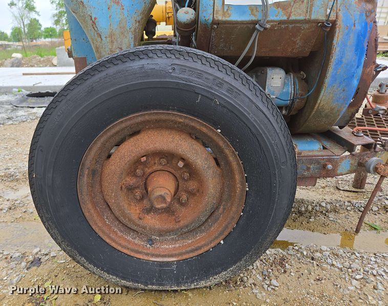 image for item EN3689 (2) pumps