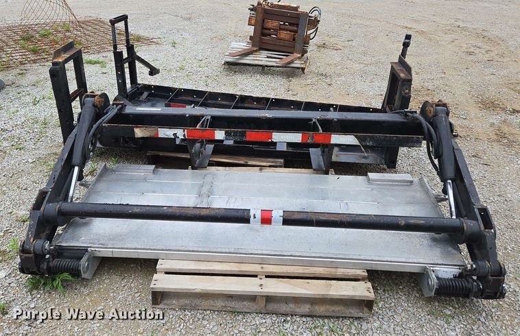 image for item EN3692 Maxon GPT end gate lift