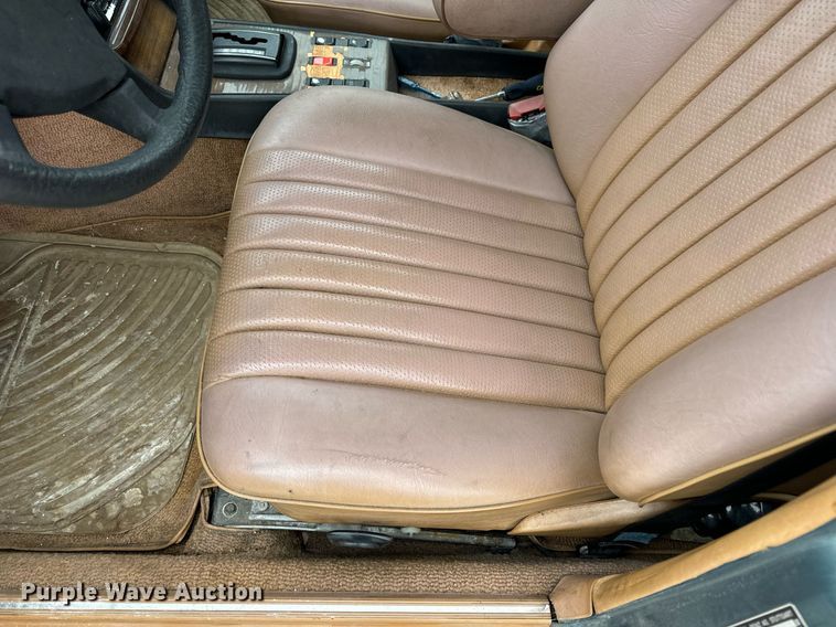 image for item EN4530 1982 Mercedes-Benz 300 