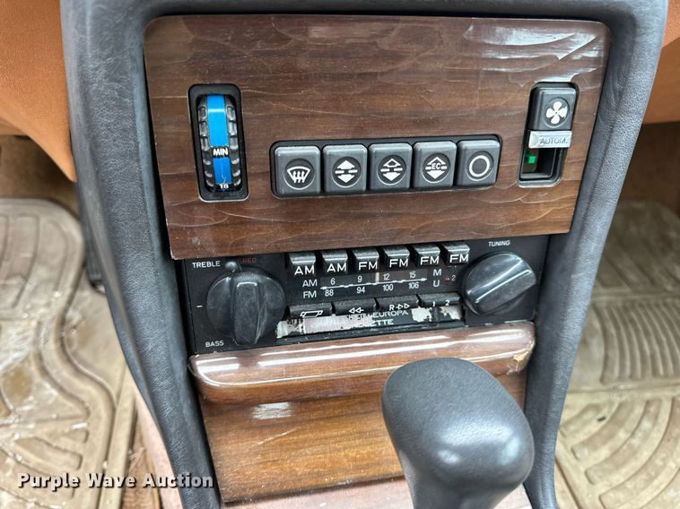 image for item EN4530 1982 Mercedes-Benz 300 