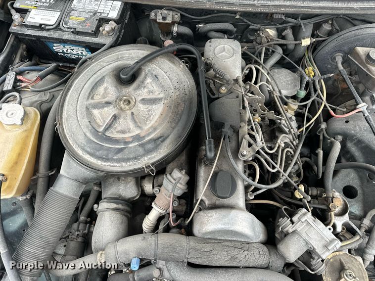 image for item EN4530 1982 Mercedes-Benz 300 