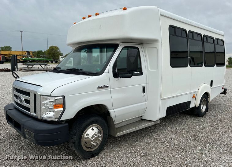 image for item EN4532 2011 Ford E450 Super Duty shuttle bus