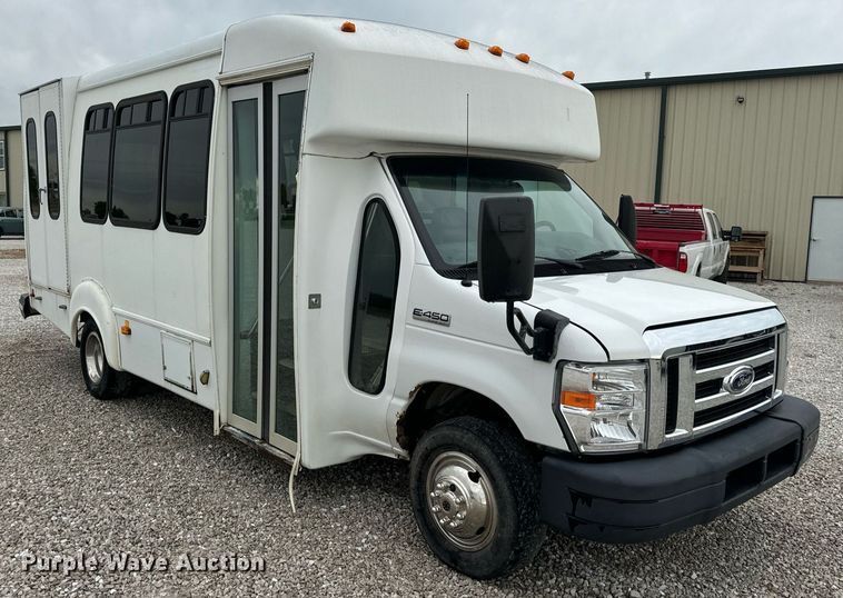 image for item EN4532 2011 Ford E450 Super Duty shuttle bus