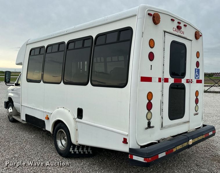 image for item EN4532 2011 Ford E450 Super Duty shuttle bus