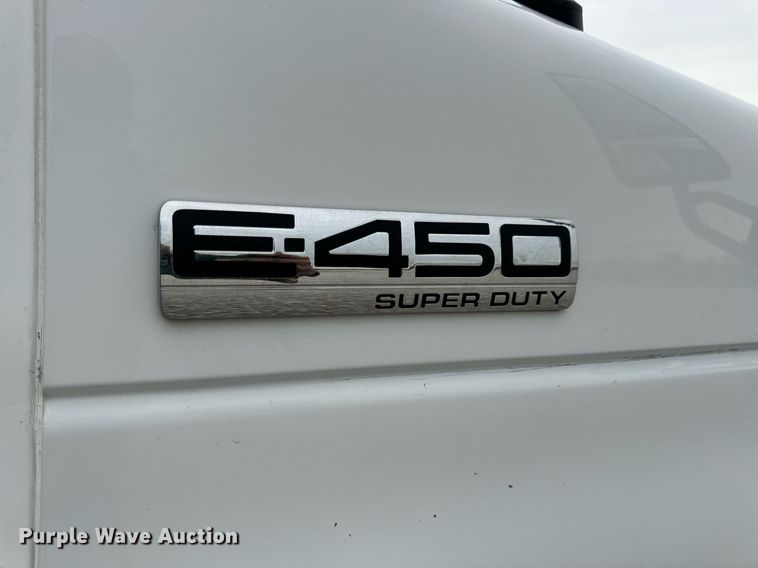 image for item EN4532 2011 Ford E450 Super Duty shuttle bus