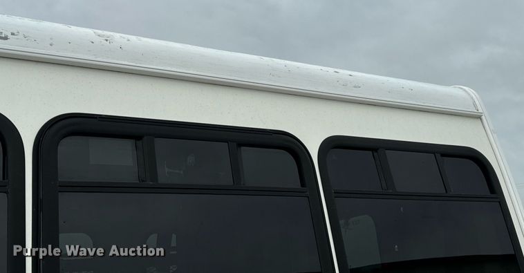 image for item EN4532 2011 Ford E450 Super Duty shuttle bus