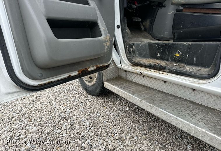 image for item EN4532 2011 Ford E450 Super Duty shuttle bus