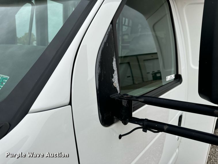 image for item EN4532 2011 Ford E450 Super Duty shuttle bus