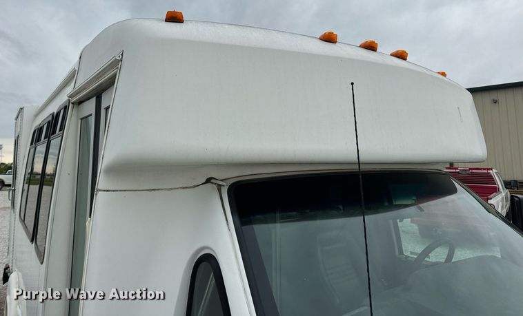 image for item EN4532 2011 Ford E450 Super Duty shuttle bus