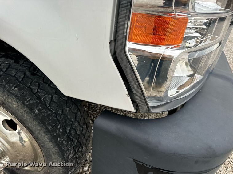 image for item EN4532 2011 Ford E450 Super Duty shuttle bus