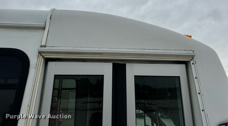 image for item EN4532 2011 Ford E450 Super Duty shuttle bus