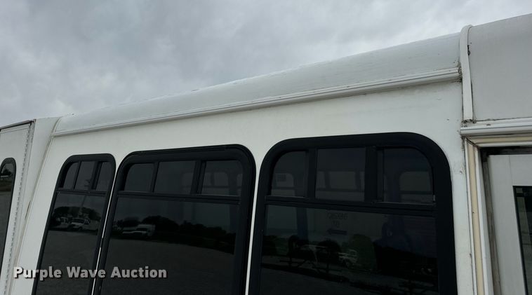 image for item EN4532 2011 Ford E450 Super Duty shuttle bus