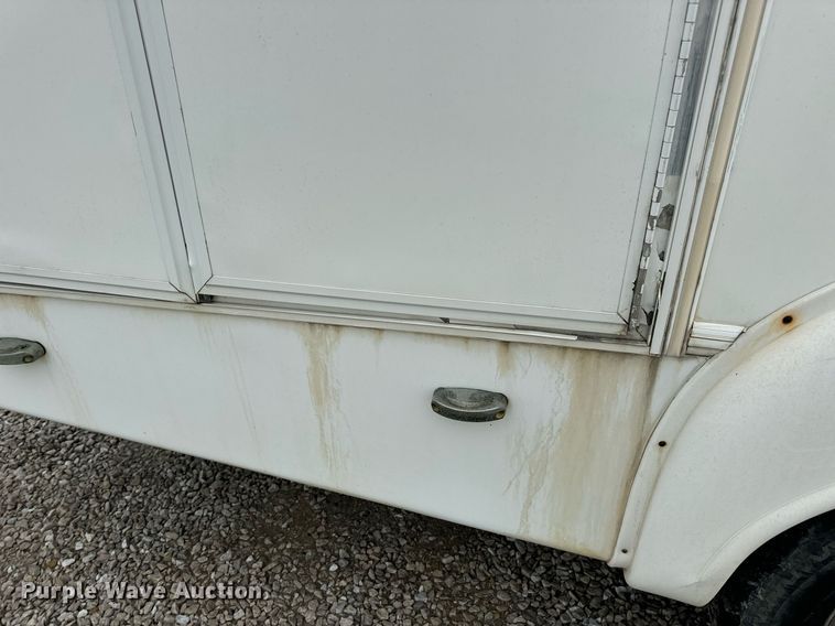 image for item EN4532 2011 Ford E450 Super Duty shuttle bus