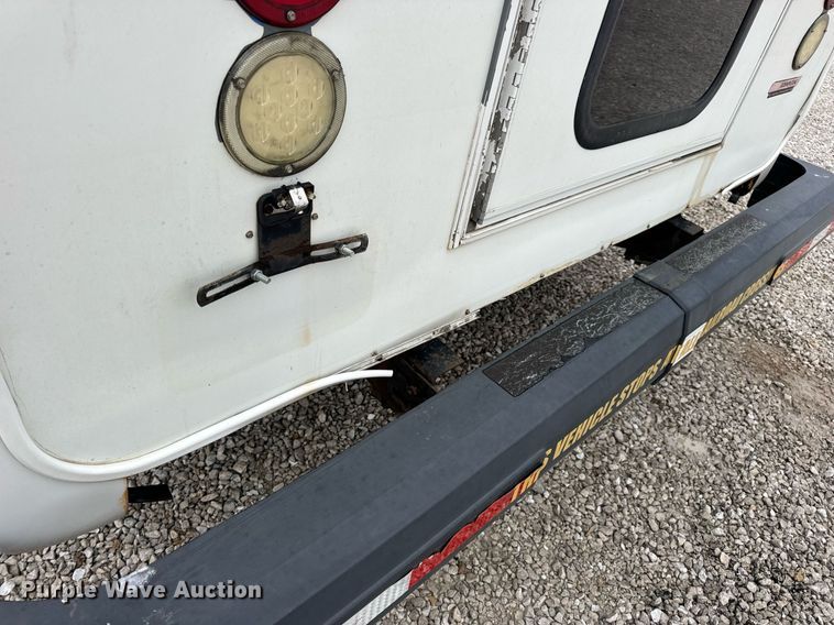 image for item EN4532 2011 Ford E450 Super Duty shuttle bus