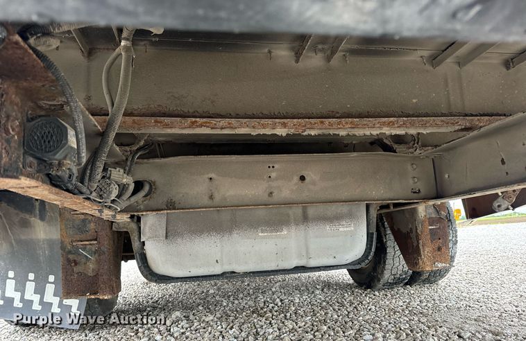 image for item EN4532 2011 Ford E450 Super Duty shuttle bus