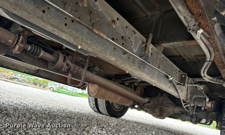 image for item EN4532 2011 Ford E450 Super Duty shuttle bus