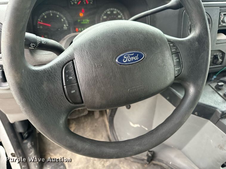 image for item EN4532 2011 Ford E450 Super Duty shuttle bus