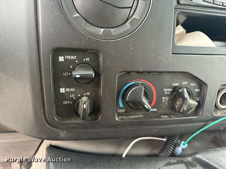 image for item EN4532 2011 Ford E450 Super Duty shuttle bus