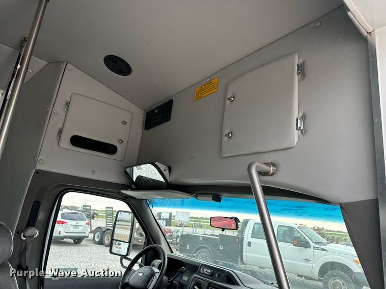 image for item EN4532 2011 Ford E450 Super Duty shuttle bus