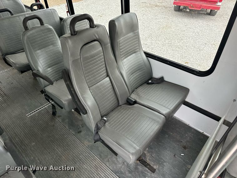 image for item EN4532 2011 Ford E450 Super Duty shuttle bus