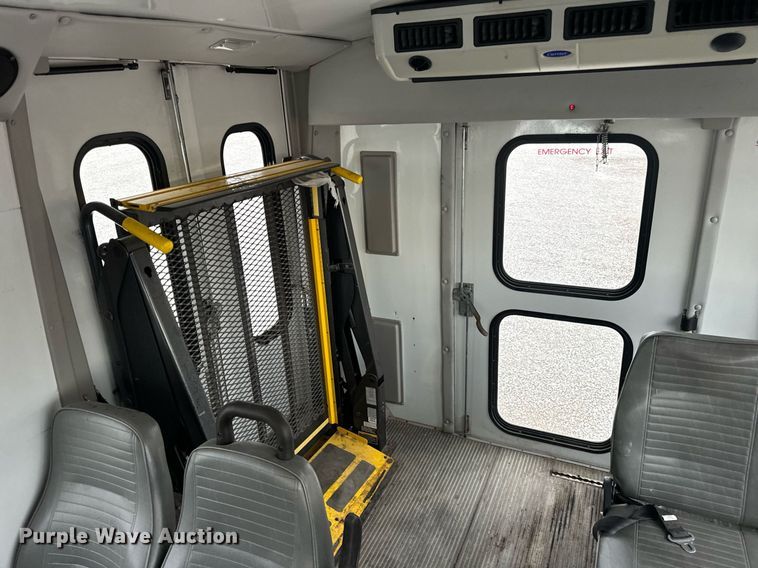 image for item EN4532 2011 Ford E450 Super Duty shuttle bus