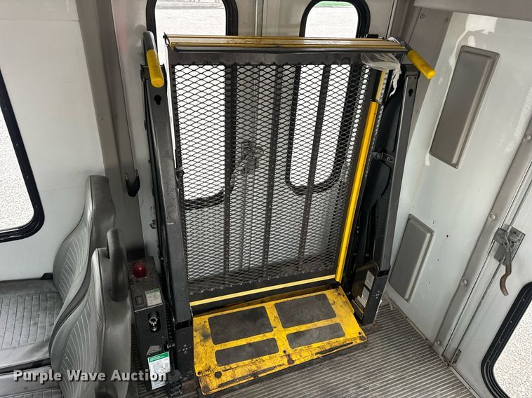 image for item EN4532 2011 Ford E450 Super Duty shuttle bus