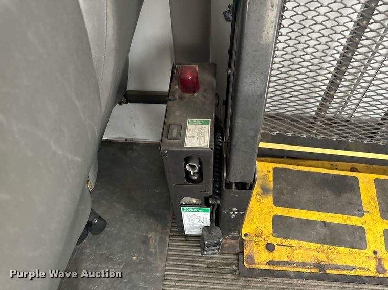 image for item EN4532 2011 Ford E450 Super Duty shuttle bus