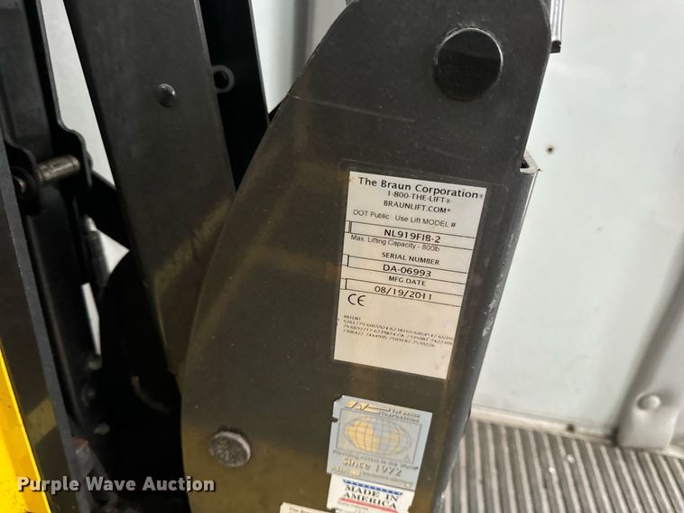 image for item EN4532 2011 Ford E450 Super Duty shuttle bus