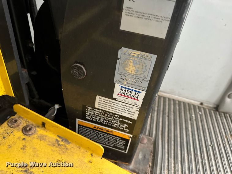 image for item EN4532 2011 Ford E450 Super Duty shuttle bus