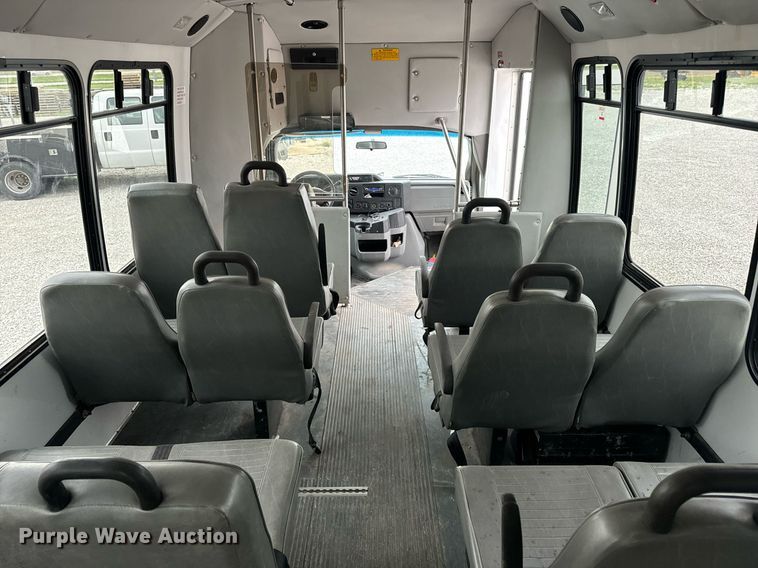 image for item EN4532 2011 Ford E450 Super Duty shuttle bus