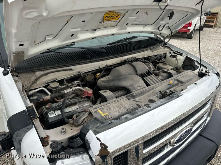 image for item EN4532 2011 Ford E450 Super Duty shuttle bus