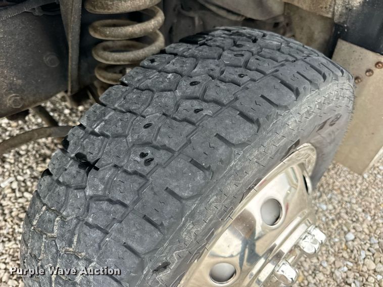 image for item EN4532 2011 Ford E450 Super Duty shuttle bus