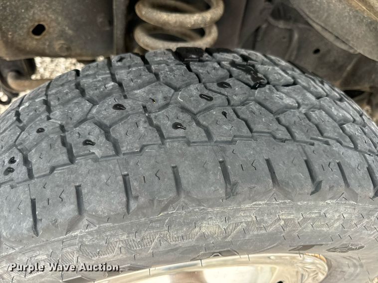 image for item EN4532 2011 Ford E450 Super Duty shuttle bus