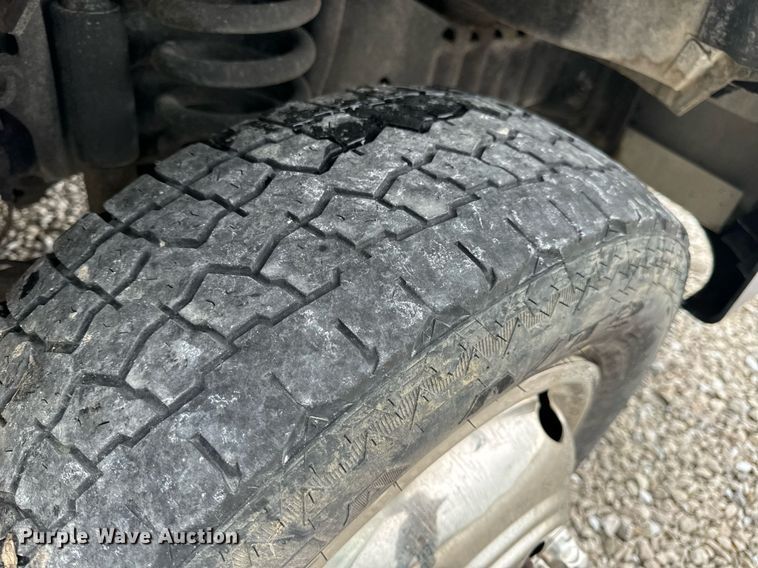 image for item EN4532 2011 Ford E450 Super Duty shuttle bus