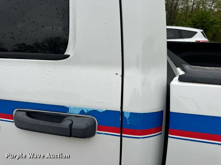 image for item EN4537 2015 Dodge Ram 1500 Crew Cab pickup truck