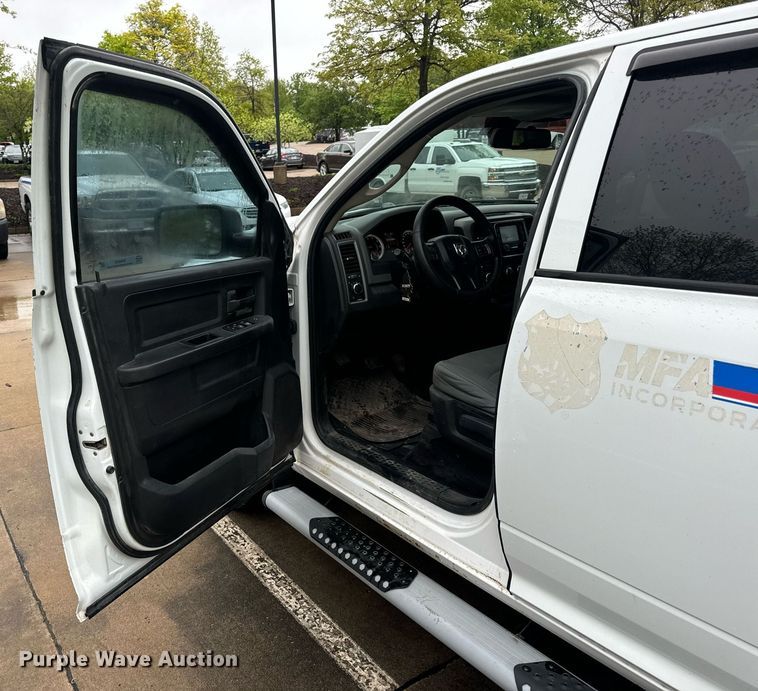 image for item EN4537 2015 Dodge Ram 1500 Crew Cab pickup truck