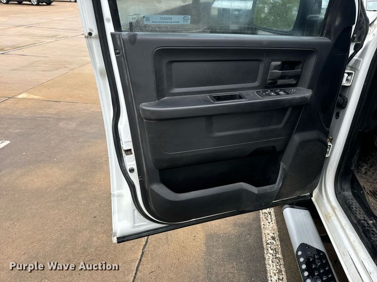 image for item EN4537 2015 Dodge Ram 1500 Crew Cab pickup truck