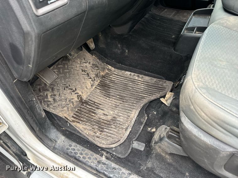 image for item EN4537 2015 Dodge Ram 1500 Crew Cab pickup truck