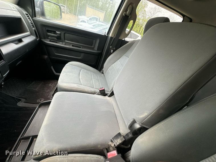 image for item EN4537 2015 Dodge Ram 1500 Crew Cab pickup truck