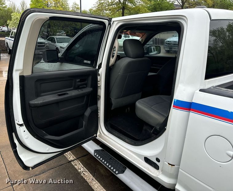 image for item EN4537 2015 Dodge Ram 1500 Crew Cab pickup truck