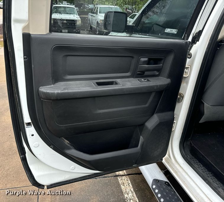 image for item EN4537 2015 Dodge Ram 1500 Crew Cab pickup truck