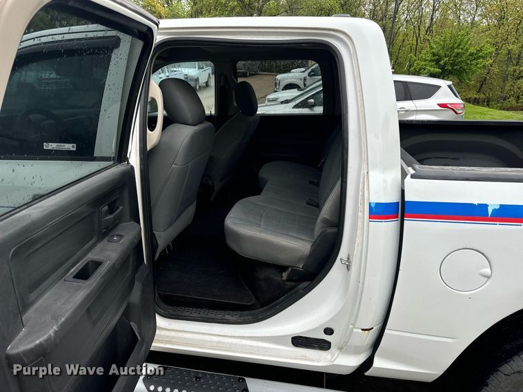 image for item EN4537 2015 Dodge Ram 1500 Crew Cab pickup truck