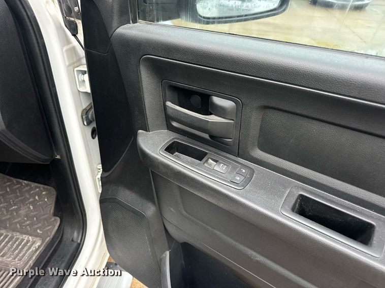 image for item EN4537 2015 Dodge Ram 1500 Crew Cab pickup truck