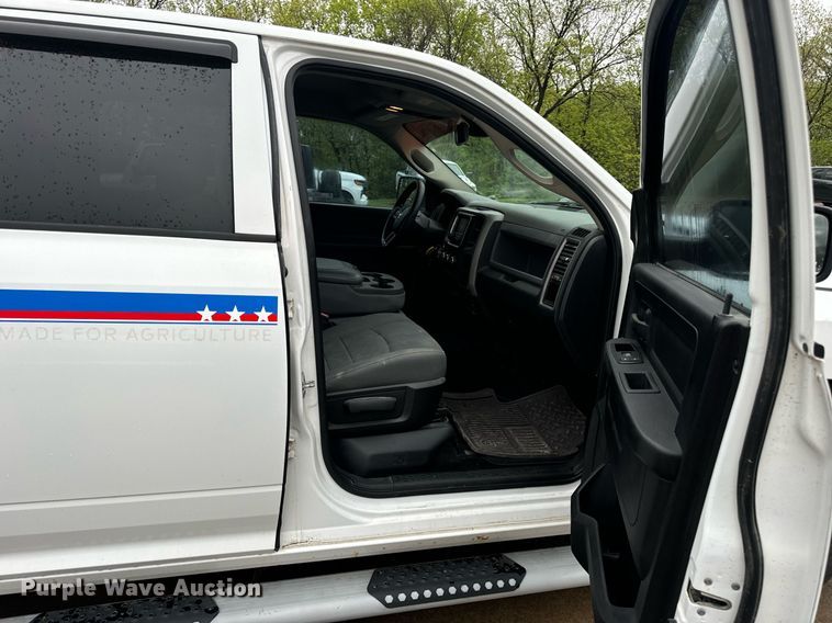 image for item EN4537 2015 Dodge Ram 1500 Crew Cab pickup truck