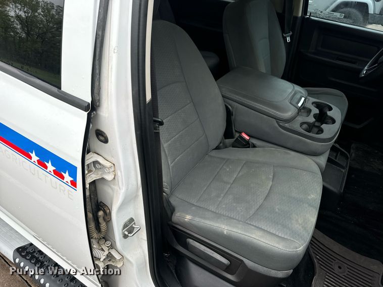 image for item EN4537 2015 Dodge Ram 1500 Crew Cab pickup truck